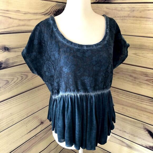 Jessica Simpson Navy Blue Short Sleeve Peplum Top Size Small - Picture 1 of 8